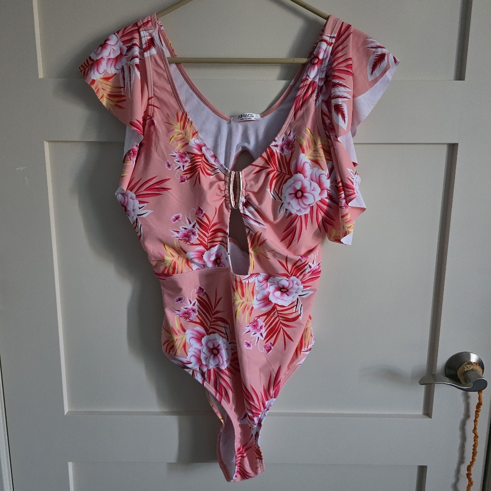 Swimsuit - Picture 3 of 6